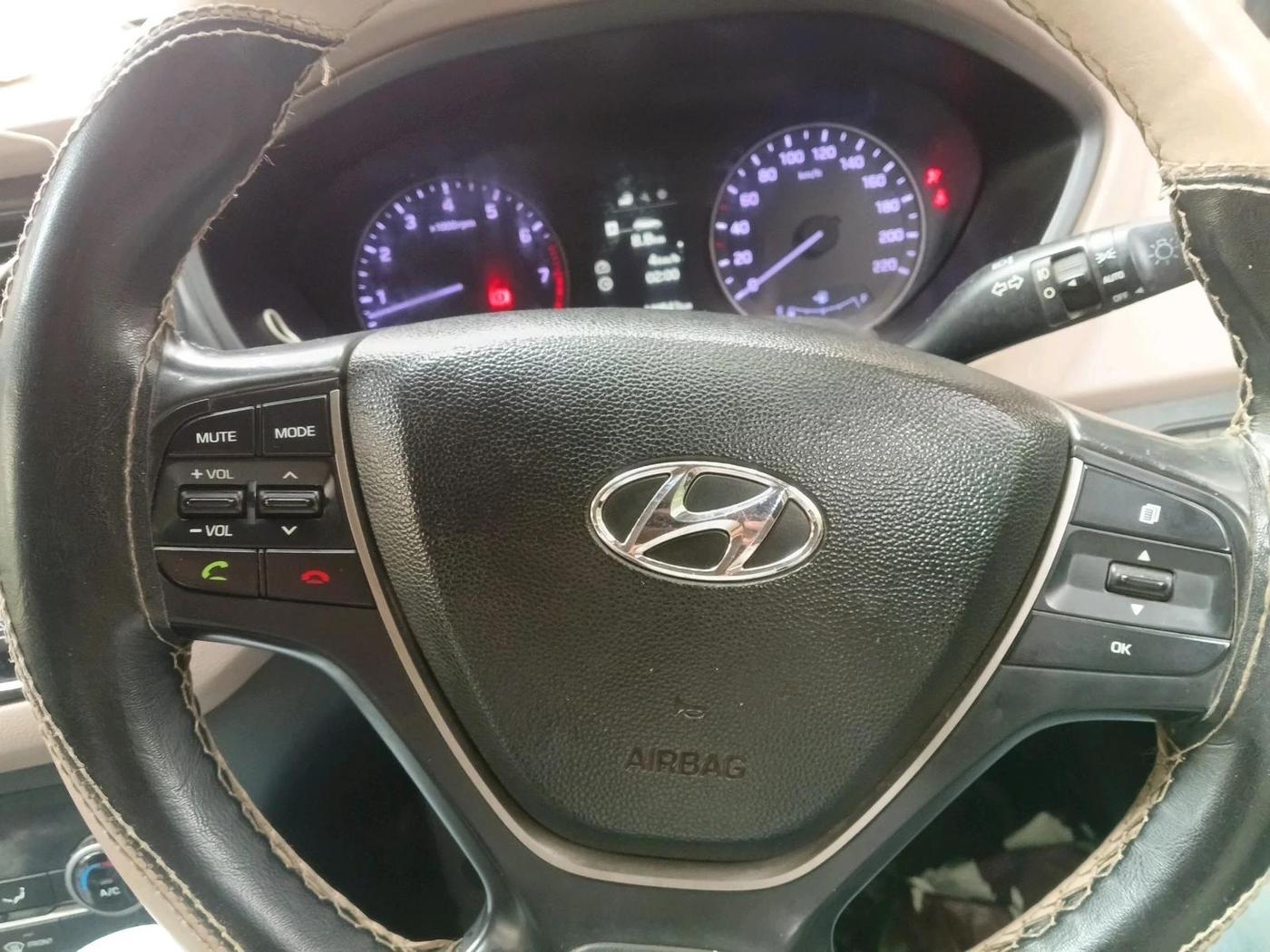 2017 Hyundai Elite i20 ASTA 1.2, Petrol, Manual, 1,49,541 km, interior