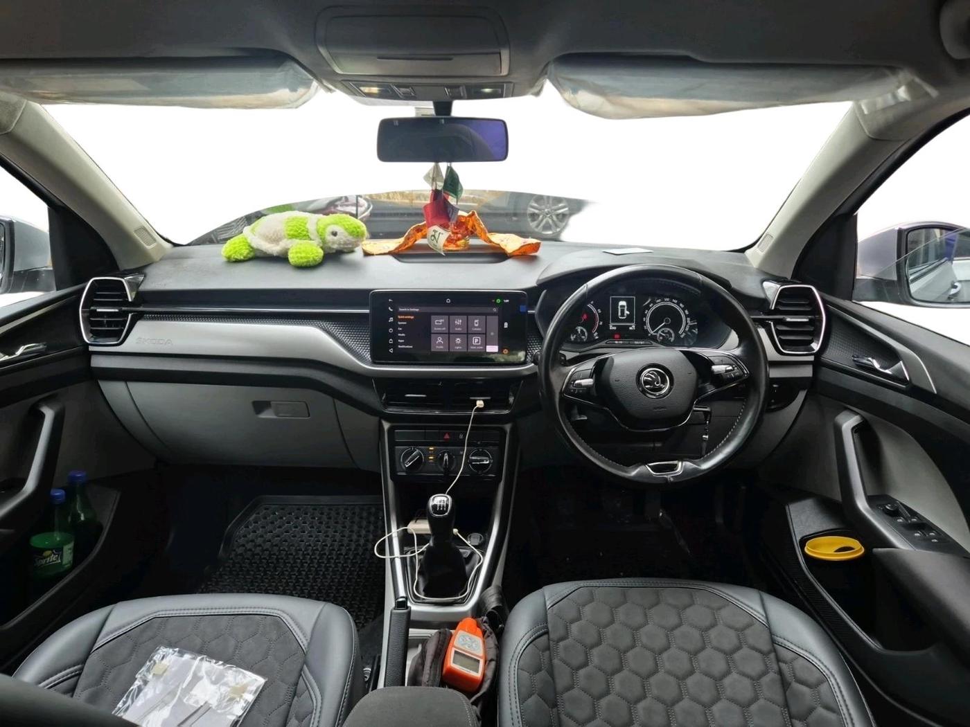 2022 Skoda KUSHAQ AMBITION 1.0L TSI MT, Petrol, Manual, 8,242 km, interior