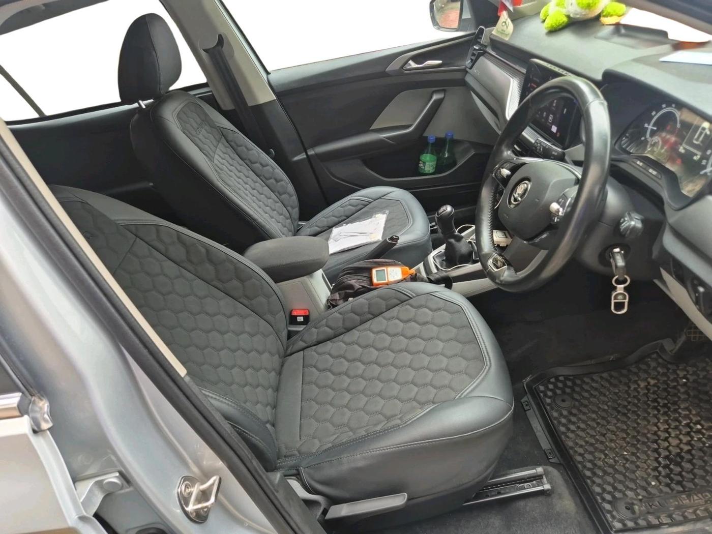 2022 Skoda KUSHAQ AMBITION 1.0L TSI MT, Petrol, Manual, 8,242 km, interior