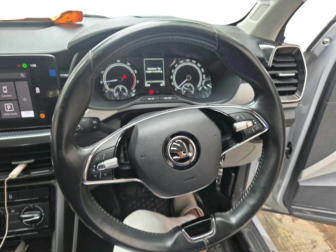 2022 Skoda KUSHAQ AMBITION 1.0L TSI MT, Petrol, Manual, 8,242 km, interior