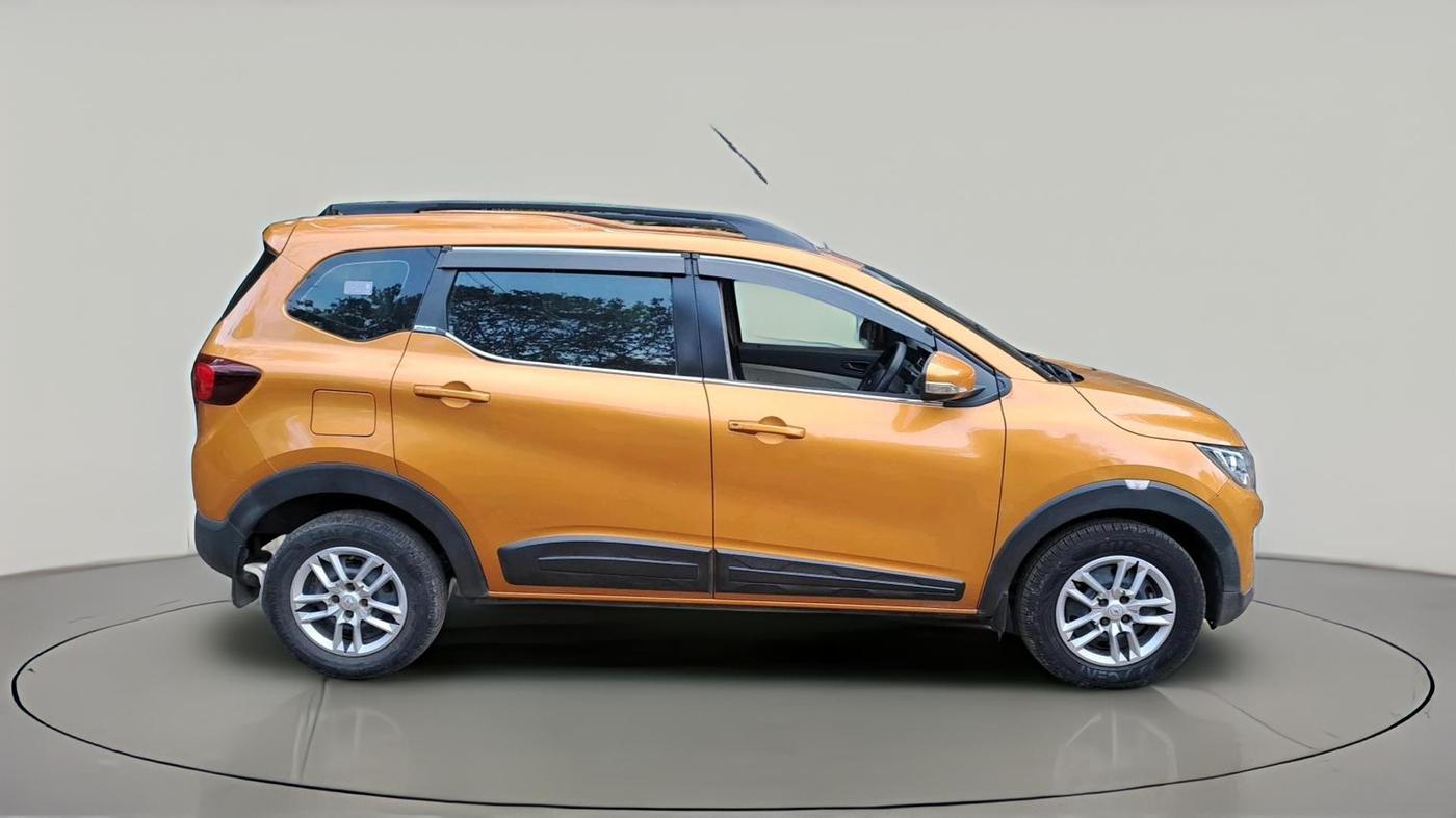 2019 Renault TRIBER RXT, Petrol, Manual, 43,100 km, exterior