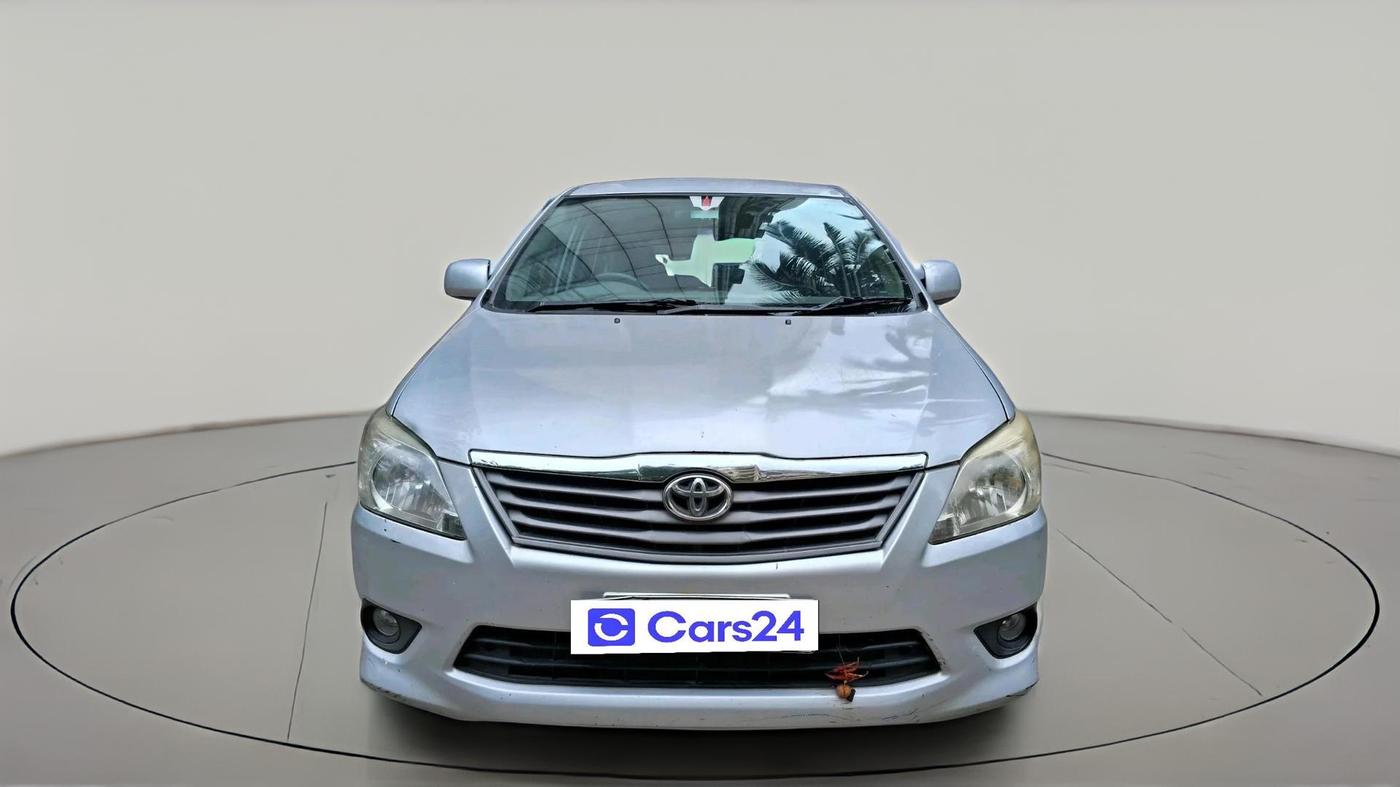 2012 Toyota Innova GX 2.5 8 STR, Diesel, Manual, 2,33,507 km, exterior