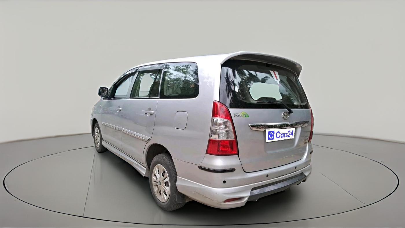 2012 Toyota Innova GX 2.5 8 STR, Diesel, Manual, 2,33,507 km, exterior