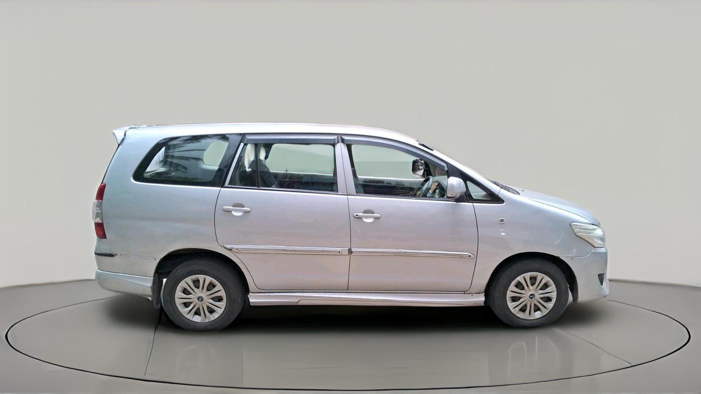 2012 Toyota Innova GX 2.5 8 STR, Diesel, Manual, 2,33,507 km, exterior