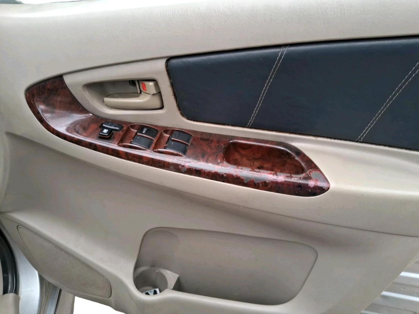 2012 Toyota Innova GX 2.5 8 STR, Diesel, Manual, 2,33,507 km, interior