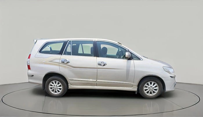 2014 Toyota Innova 2.5 ZX 7 STR, Diesel, Manual, 1,34,506 km, exterior