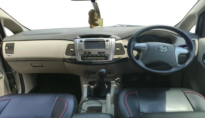 2014 Toyota Innova 2.5 ZX 7 STR, Diesel, Manual, 1,34,506 km, interior
