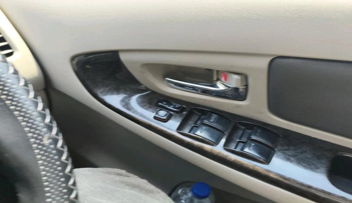 2014 Toyota Innova 2.5 ZX 7 STR, Diesel, Manual, 1,34,506 km, interior