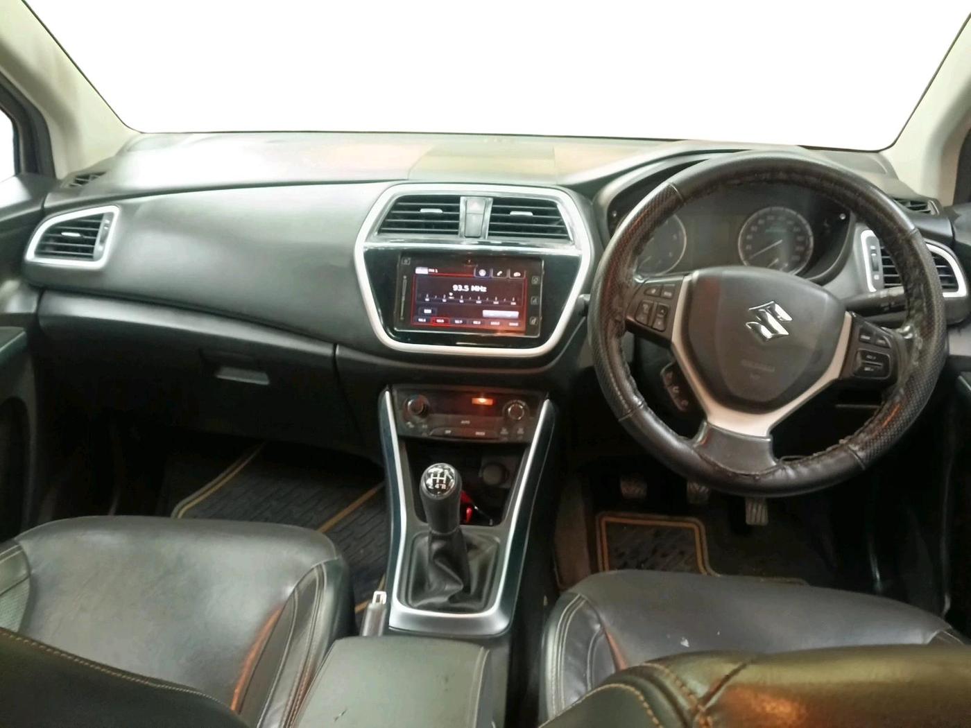 2018 Maruti S Cross ALPHA 1.3, Diesel, Manual, 1,18,699 km, interior