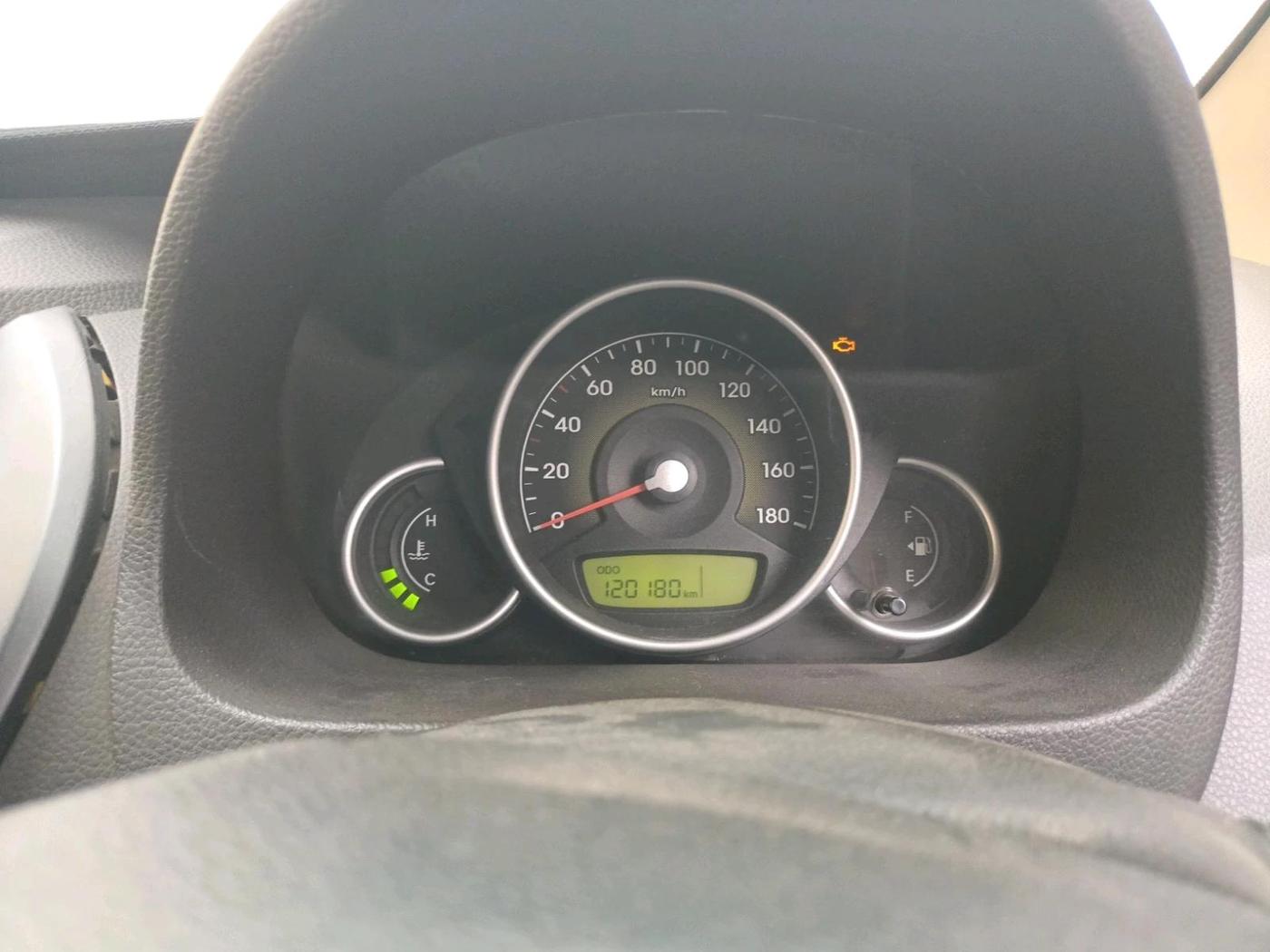 2014 Hyundai Eon 1.0 MAGNA +, Petrol, Manual, 1,20,180 km, interior
