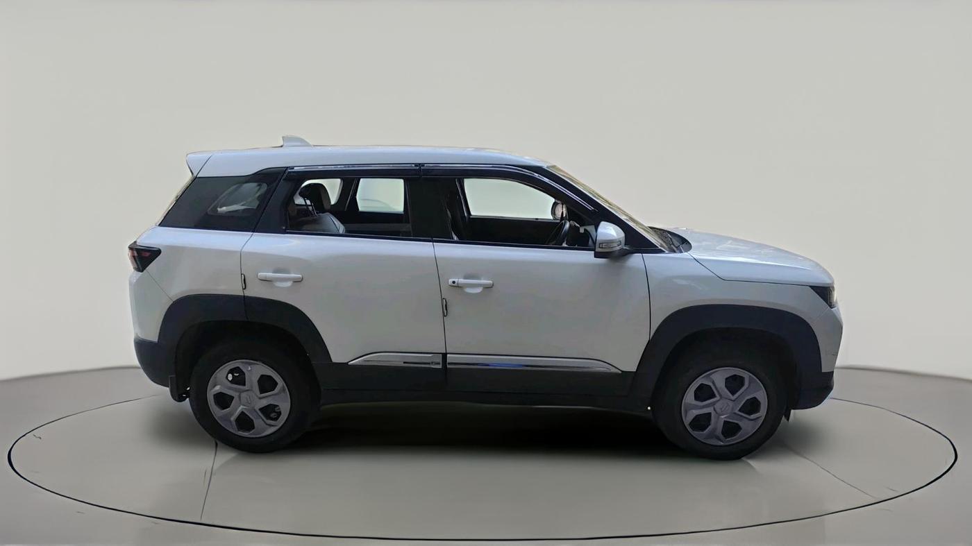 2023 Maruti BREZZA VXI AT SMART HYBRID, Petrol, Automatic, 17,243 km, exterior