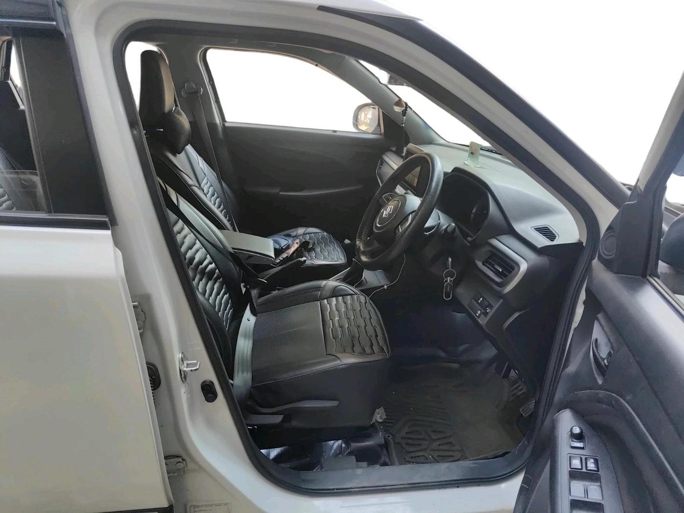 2023 Maruti BREZZA VXI AT SMART HYBRID, Petrol, Automatic, 17,243 km, interior