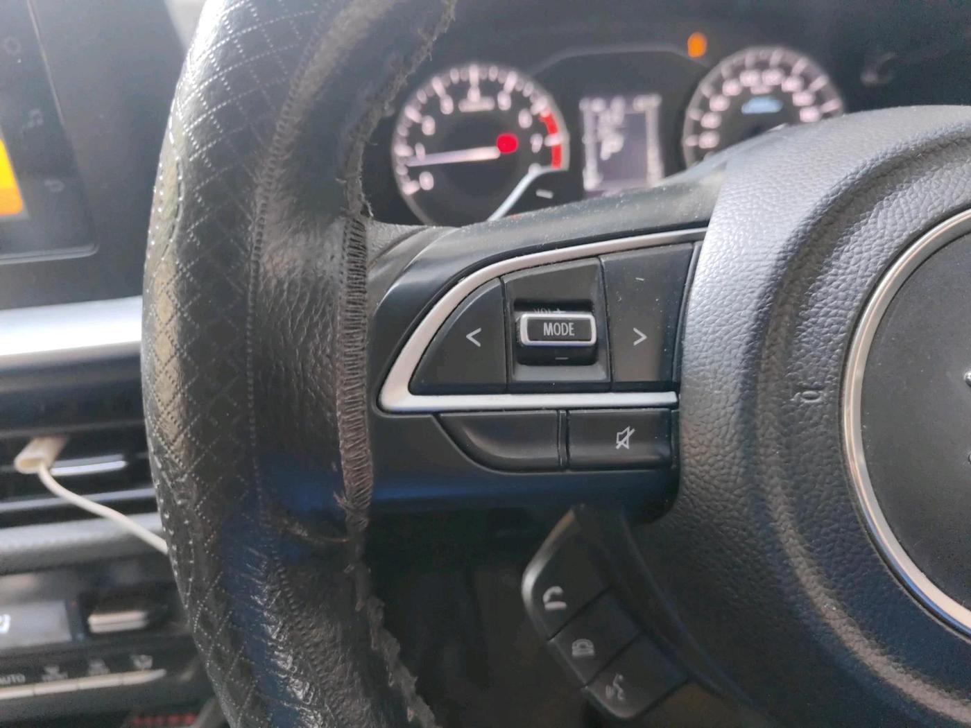 2023 Maruti BREZZA VXI AT SMART HYBRID, Petrol, Automatic, 17,243 km, interior