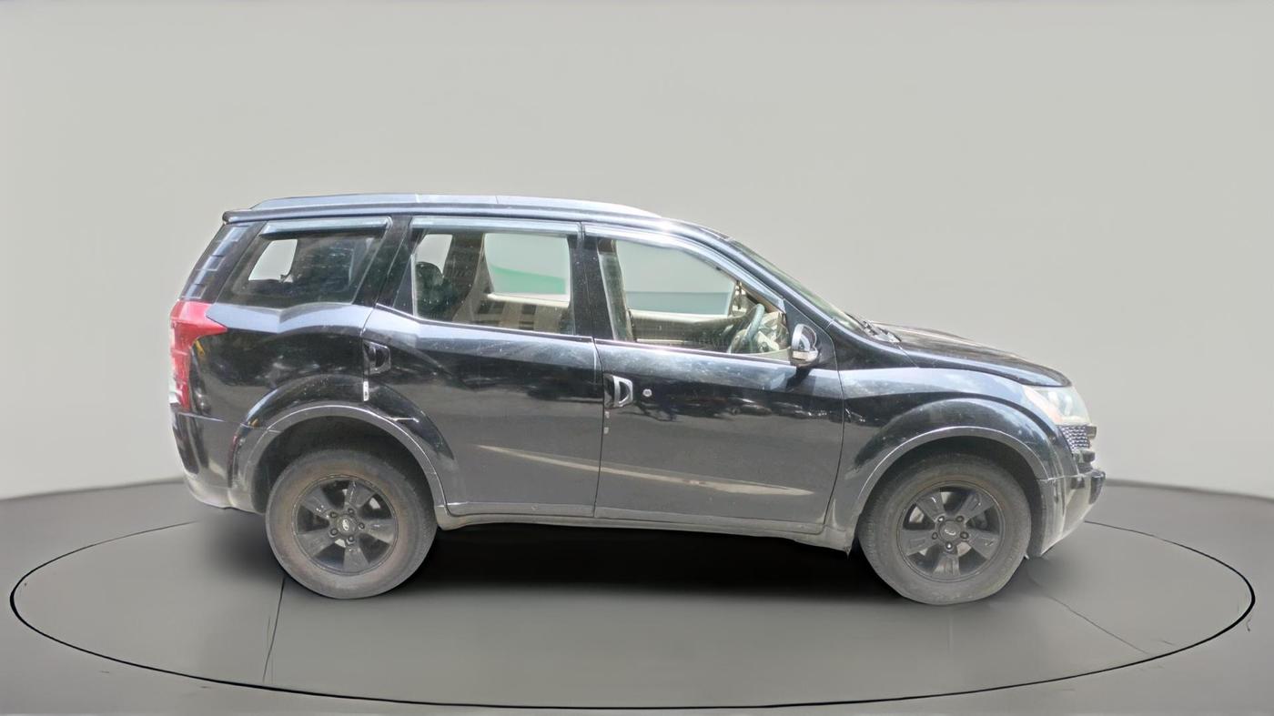 2013 Mahindra XUV500 W8, Diesel, Manual, 1,39,768 km, exterior