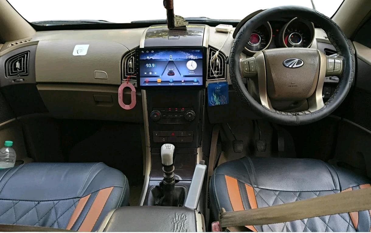 2013 Mahindra XUV500 W8, Diesel, Manual, 1,39,768 km, interior
