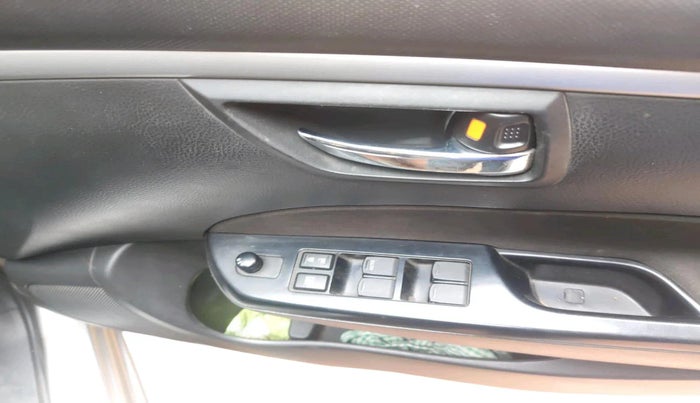 2013 Maruti Swift VXI, Petrol, Manual, 47,204 km, interior