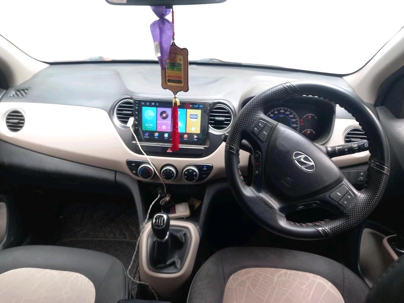 2017 Hyundai Grand i10 SPORTZ (O) 1.2 KAPPA VTVT, Petrol, Manual, 26,157 km, interior