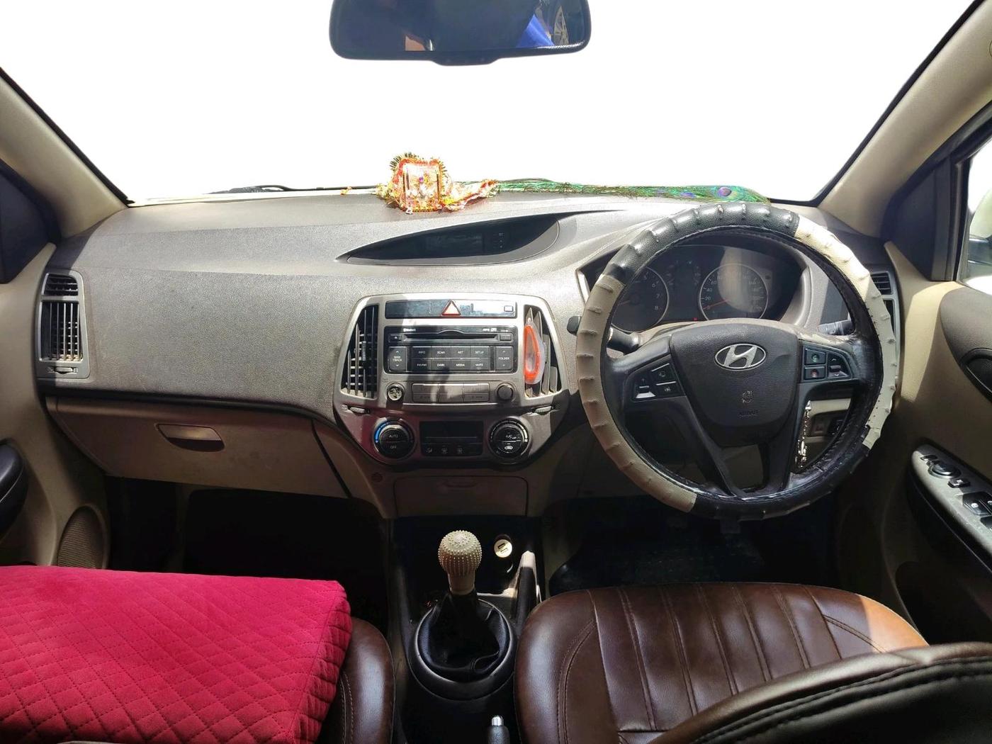 2013 Hyundai i20 SPORTZ 1.2, CNG, Manual, 78,980 km, interior