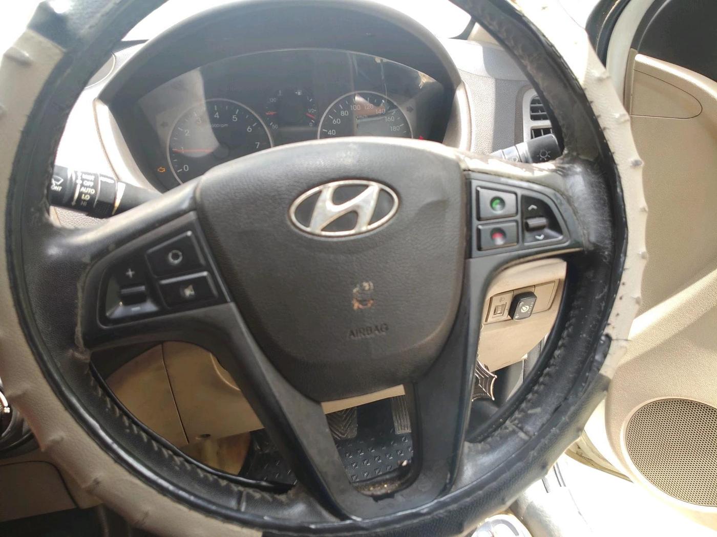 2013 Hyundai i20 SPORTZ 1.2, CNG, Manual, 78,980 km, interior