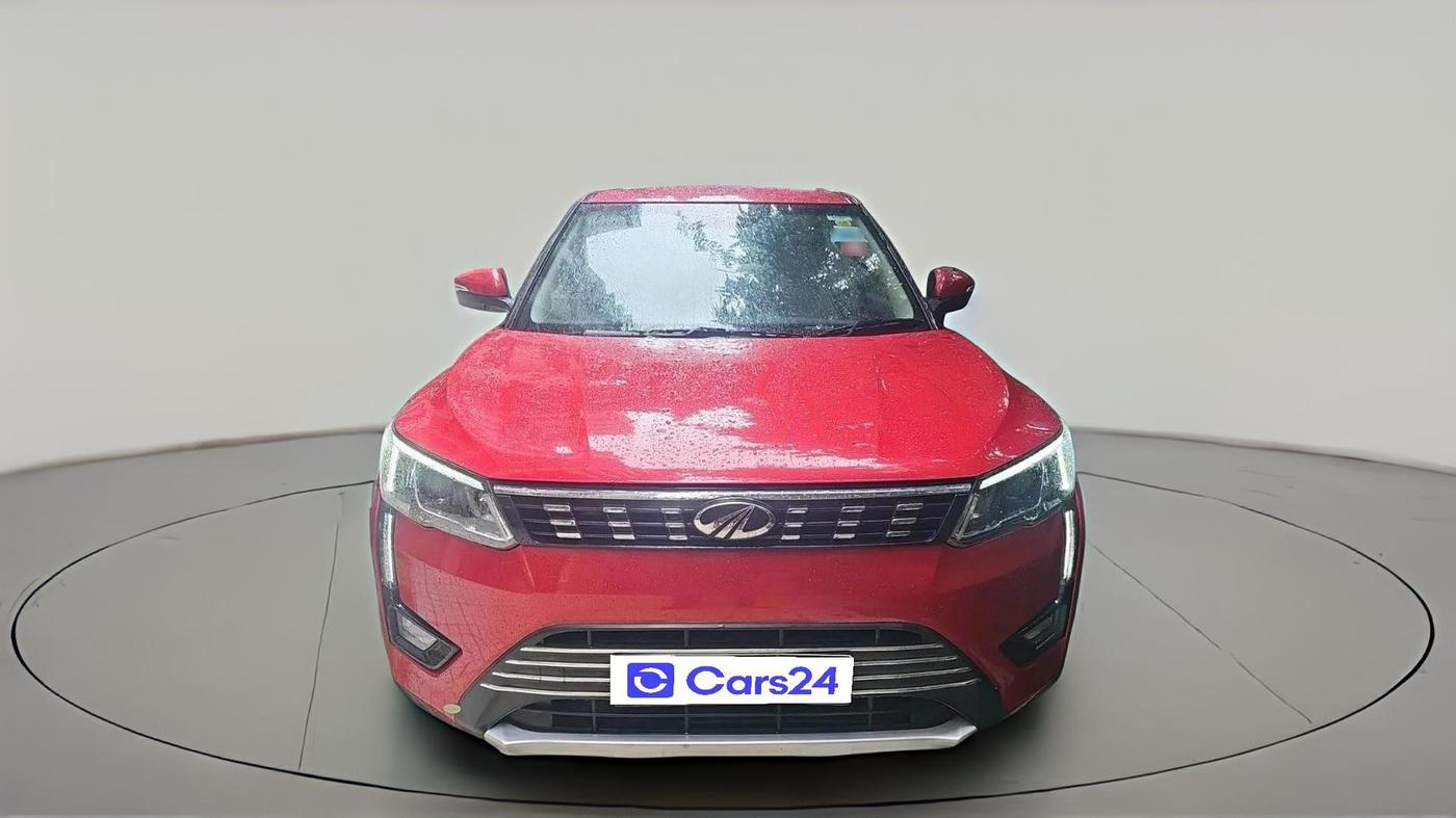 2019 Mahindra XUV300 W8 (O) 1.5 DIESEL AMT, Diesel, Automatic, 30,555 km, exterior