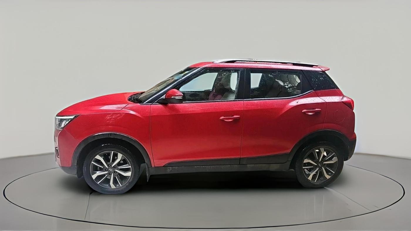 2019 Mahindra XUV300 W8 (O) 1.5 DIESEL AMT, Diesel, Automatic, 30,555 km, exterior