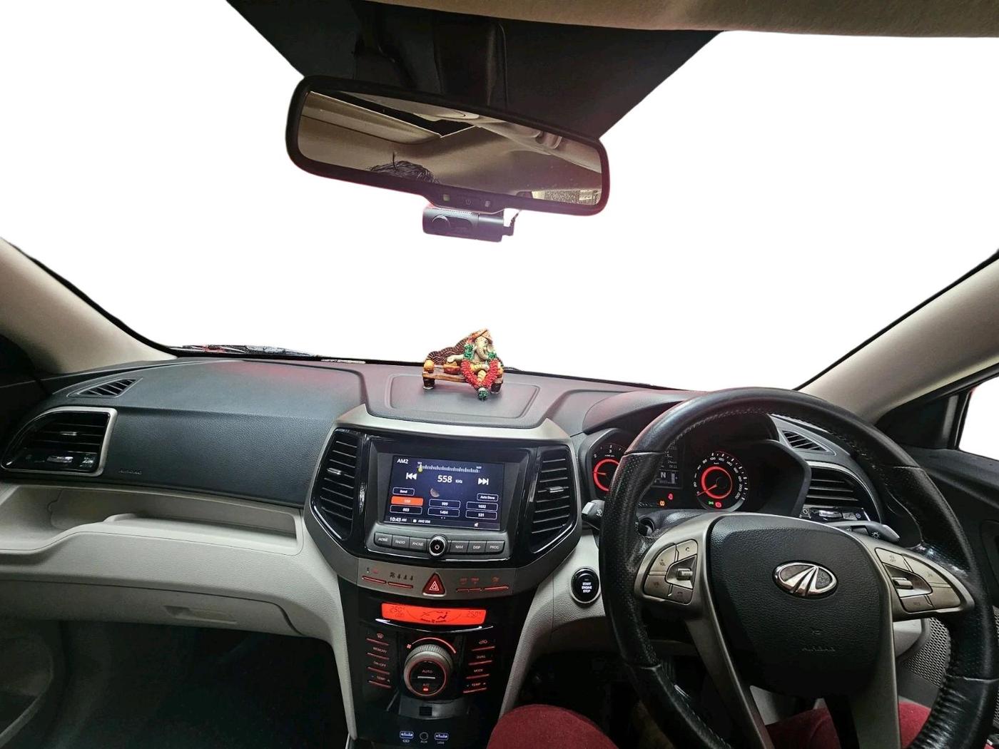 2019 Mahindra XUV300 W8 (O) 1.5 DIESEL AMT, Diesel, Automatic, 30,555 km, interior