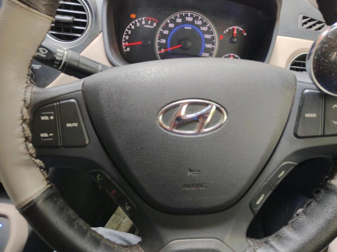 2018 Hyundai Grand i10 SPORTZ AT 1.2 KAPPA VTVT, CNG, Automatic, 35,500 km, interior