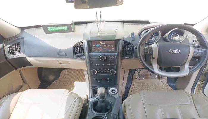 2017 Mahindra XUV500 W10, Diesel, Manual, 72,283 km, interior
