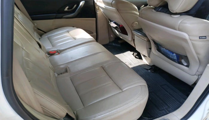 2017 Mahindra XUV500 W10, Diesel, Manual, 72,283 km, interior