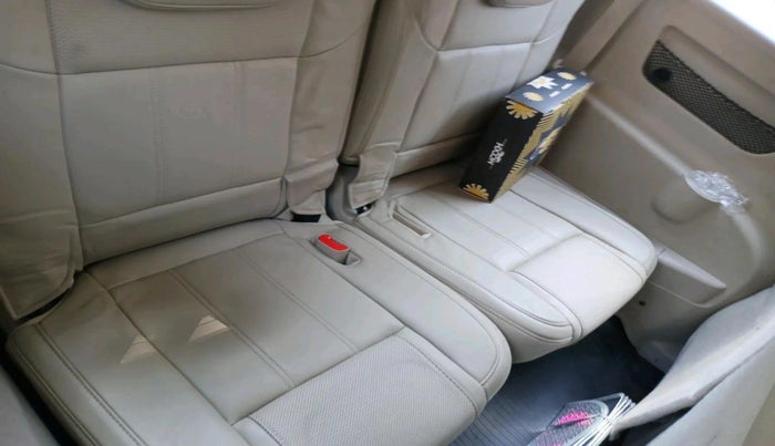 2017 Mahindra XUV500 W10, Diesel, Manual, 72,283 km, interior