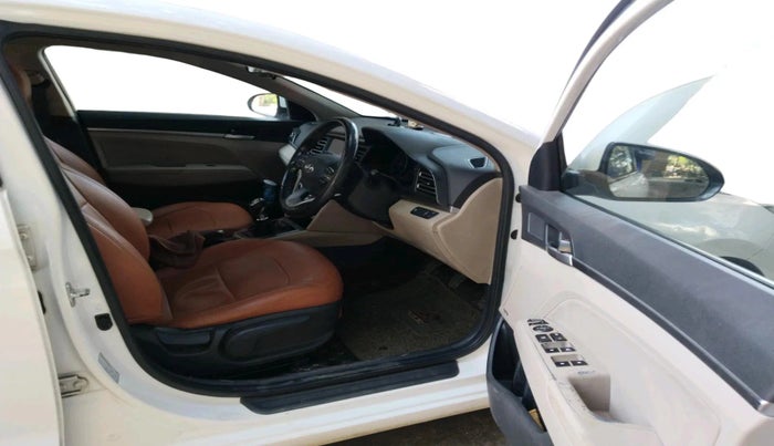 2020 Hyundai New Elantra 2.0 SX MT PETROL, Petrol, Manual, 45,029 km, interior