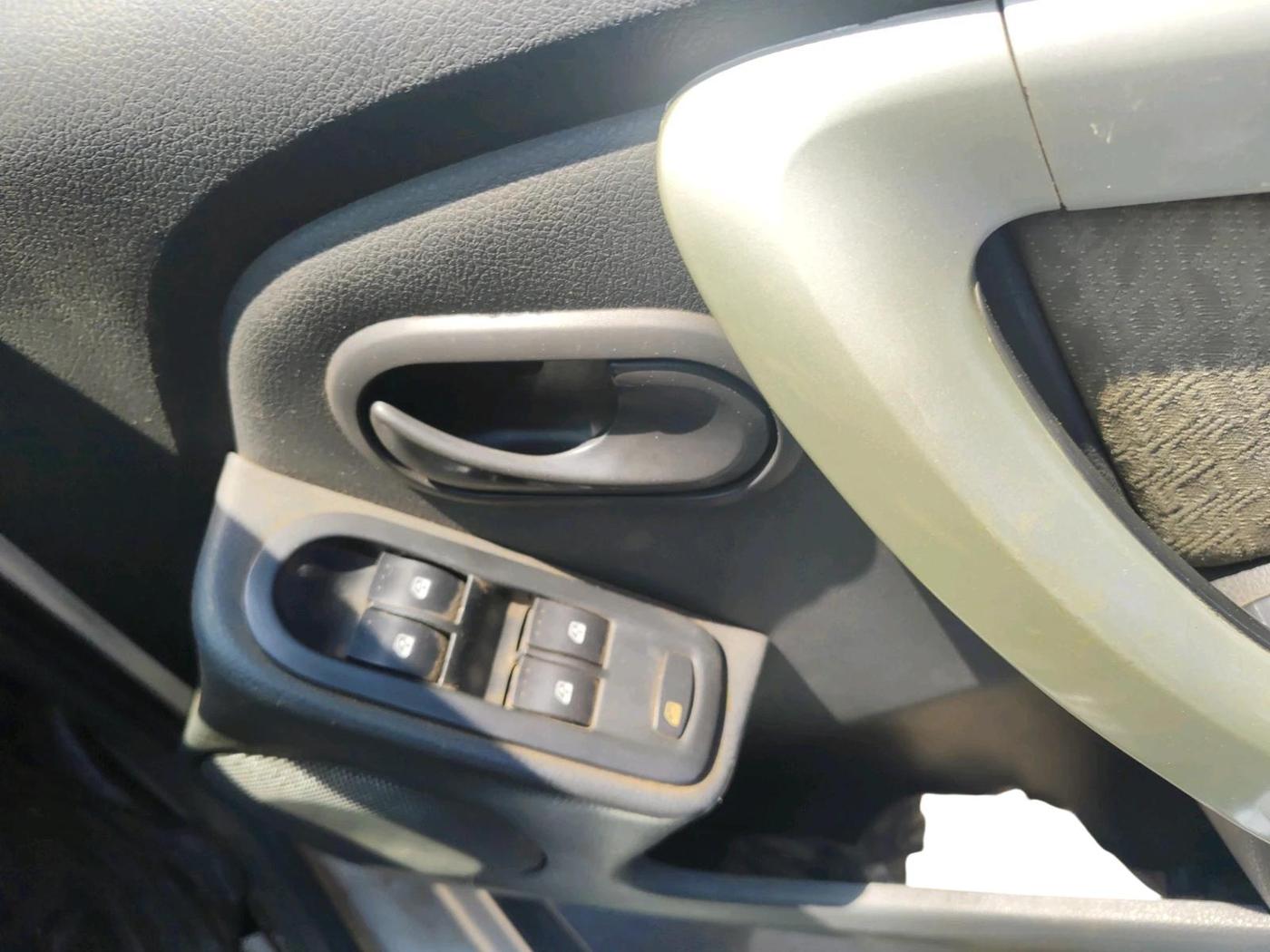 2013 Renault Duster 85 PS RXL DIESEL, Diesel, Manual, 93,142 km, interior