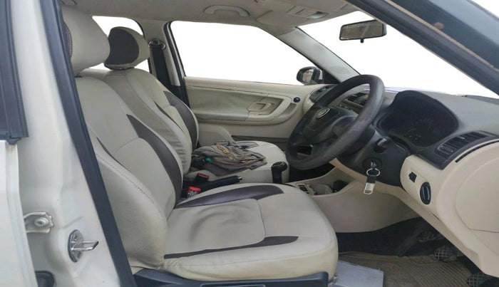 2011 Skoda Fabia AMBITION 1.2 TDI, Diesel, Manual, 1,19,737 km, interior