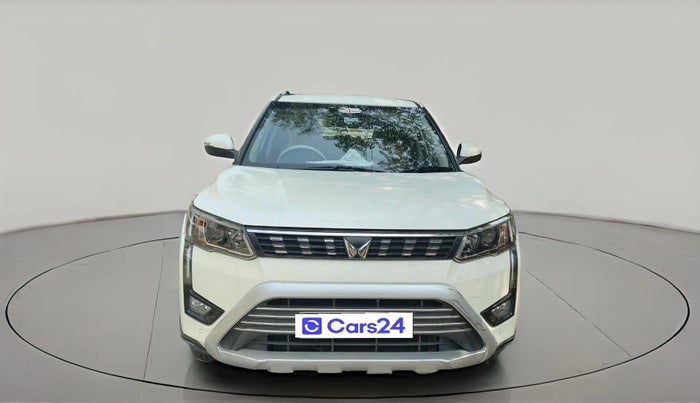 2023 Mahindra XUV300 W8 (O) 1.2 PETROL AMT, Petrol, Automatic, 26,202 km, exterior