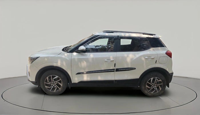 2023 Mahindra XUV300 W8 (O) 1.2 PETROL AMT, Petrol, Automatic, 26,202 km, exterior