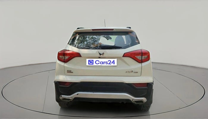 2023 Mahindra XUV300 W8 (O) 1.2 PETROL AMT, Petrol, Automatic, 26,202 km, exterior
