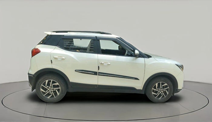 2023 Mahindra XUV300 W8 (O) 1.2 PETROL AMT, Petrol, Automatic, 26,202 km, exterior