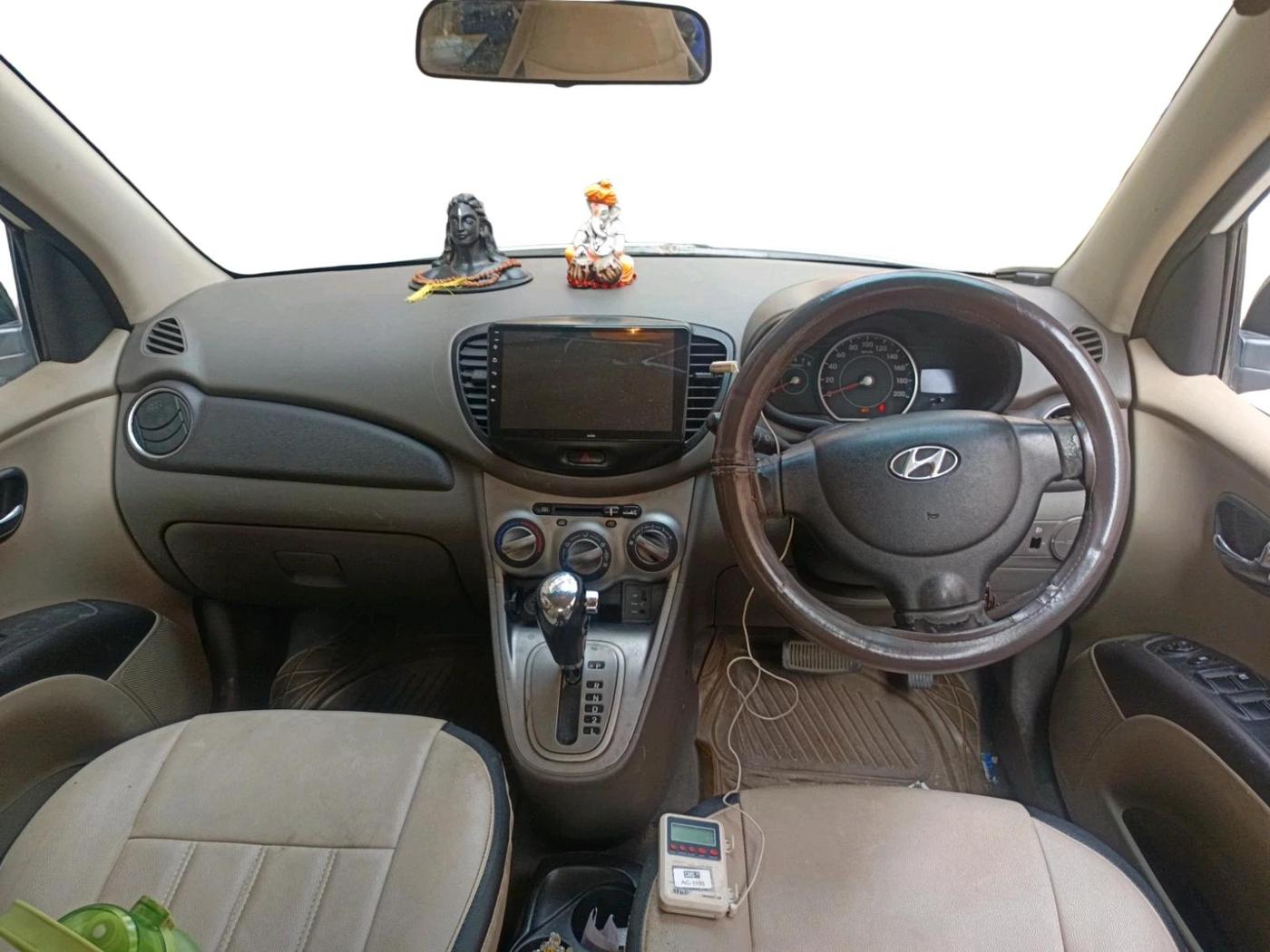 2012 Hyundai i10 SPORTZ 1.2 AT, CNG, Automatic, 77,720 km, interior
