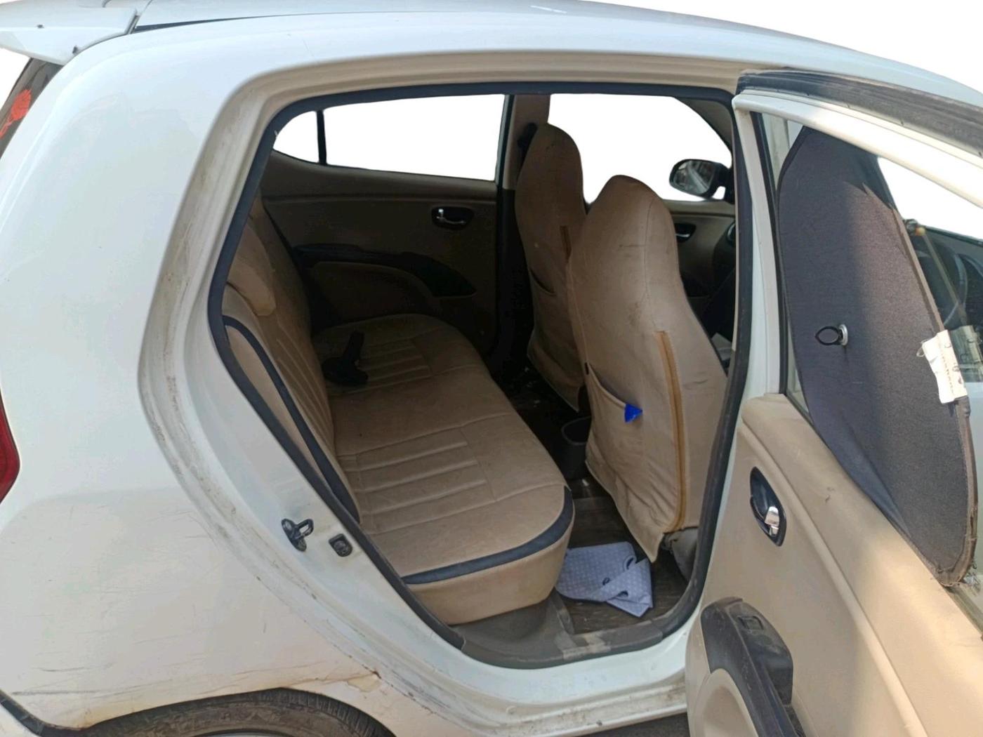 2012 Hyundai i10 SPORTZ 1.2 AT, CNG, Automatic, 77,720 km, interior