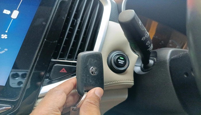 2021 MG HECTOR SHARP HYBRID 1.5 PETROL, Petrol, Manual, 26,176 km, interior