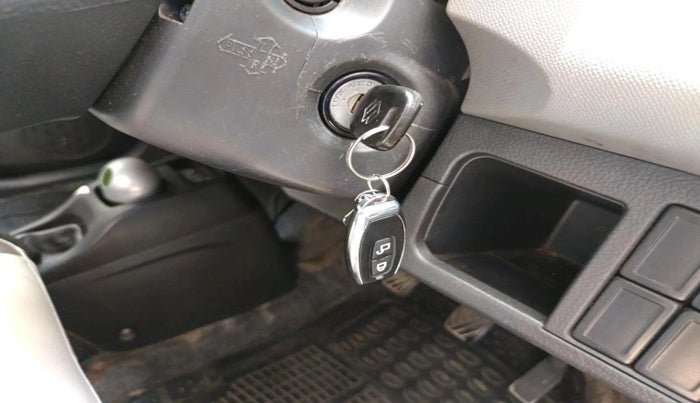 2011 Maruti Wagon R 1.0 LXI, Petrol, Manual, 33,271 km, interior