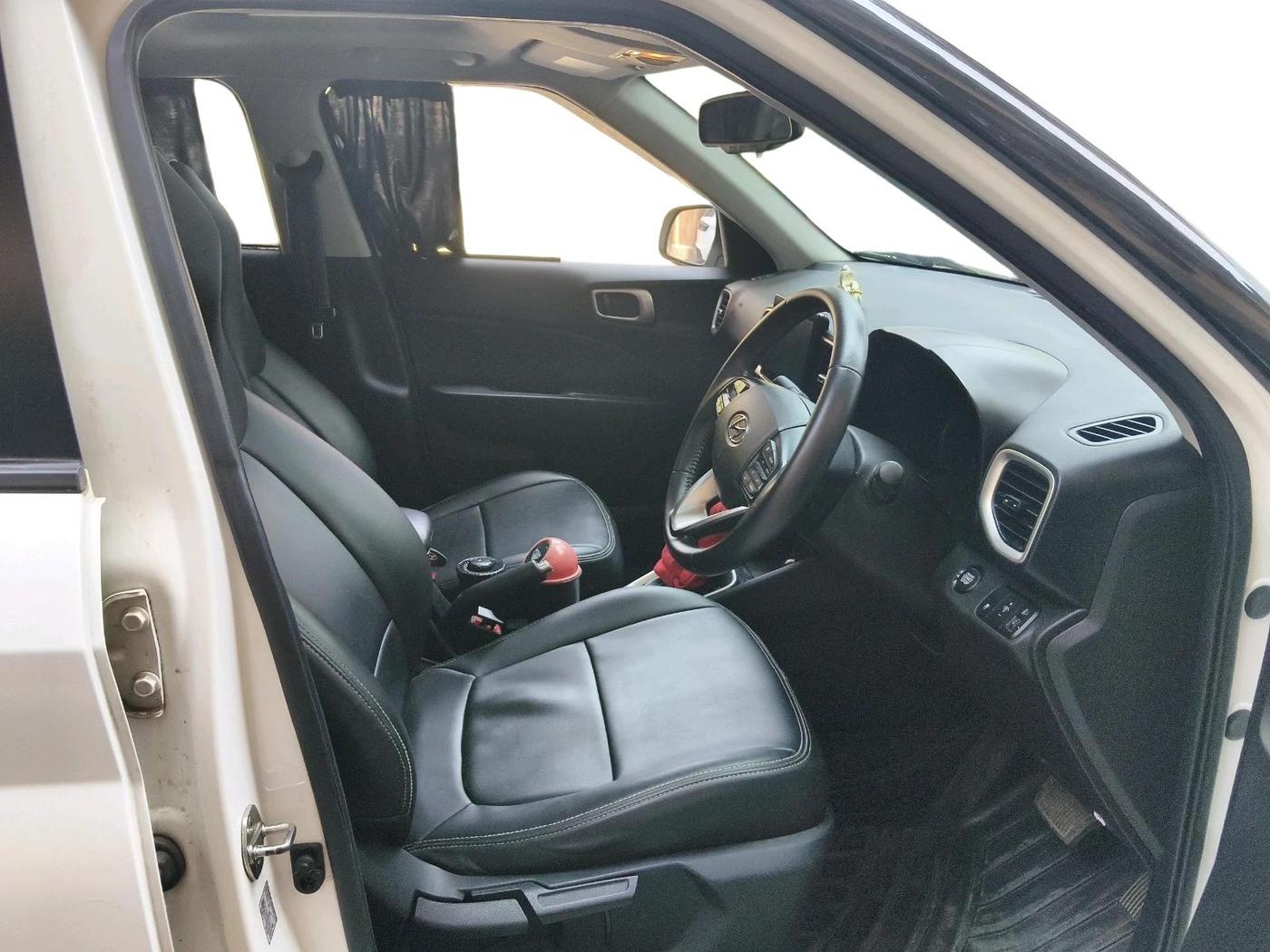 2019 Hyundai VENUE SX PLUS 1.0 TURBO DCT, Petrol, Automatic, 52,867 km, interior