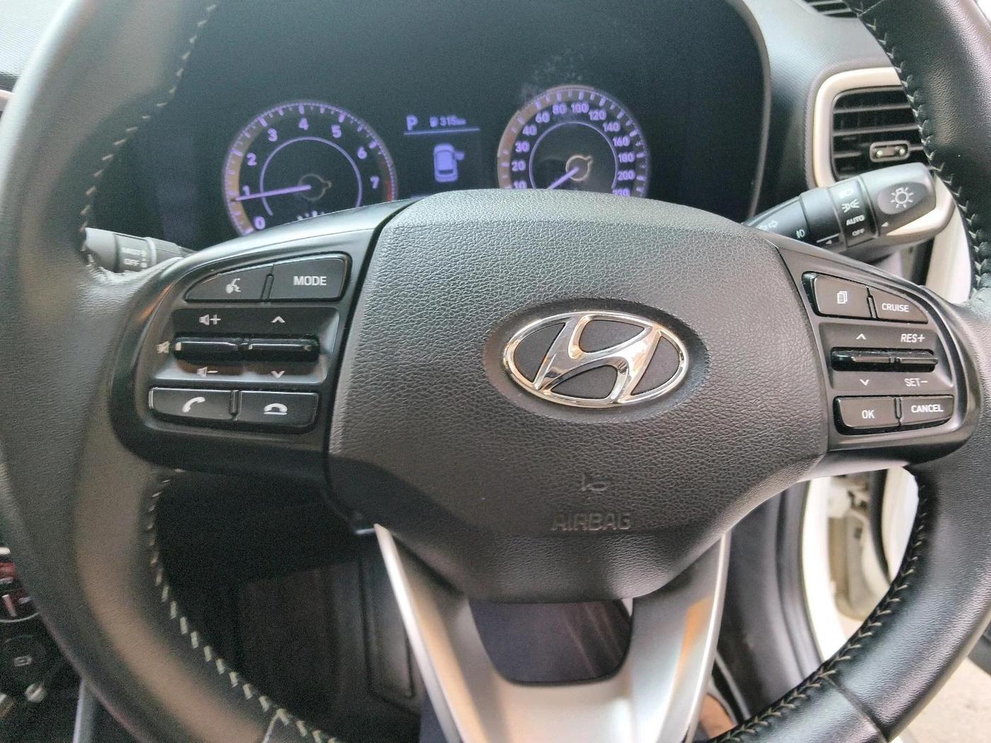 2019 Hyundai VENUE SX PLUS 1.0 TURBO DCT, Petrol, Automatic, 52,867 km, interior