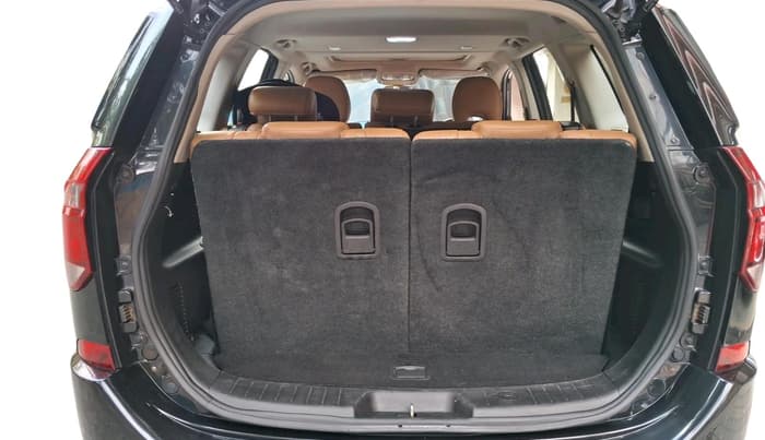 2018 Mahindra XUV500 W11 AT, Diesel, Automatic, 49,753 km, exterior