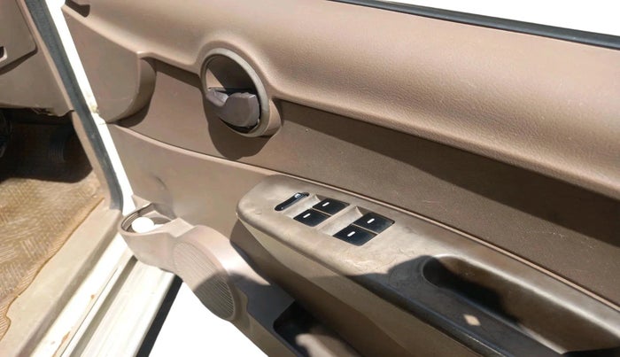 2011 Mahindra Xylo E4, Diesel, Manual, 1,44,131 km, interior