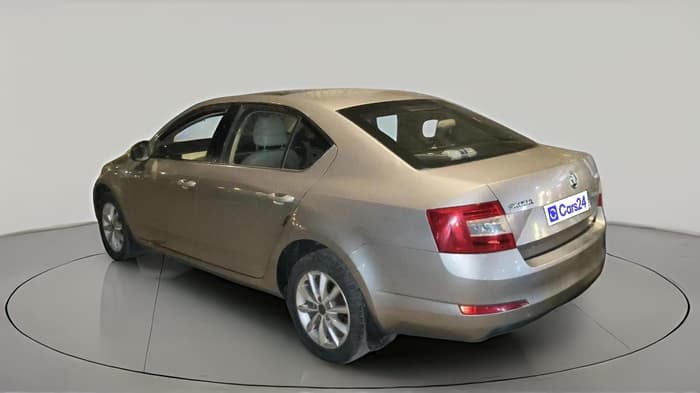 2016 Skoda Octavia 2.0 TDI CR STYLE PLUS AT, Diesel, Automatic, 1,05,386 km, exterior