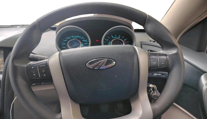 2016 Mahindra XUV500 W6, Diesel, Manual, 56,462 km, interior