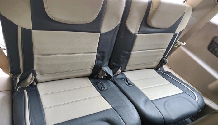 2016 Mahindra XUV500 W6, Diesel, Manual, 56,462 km, interior