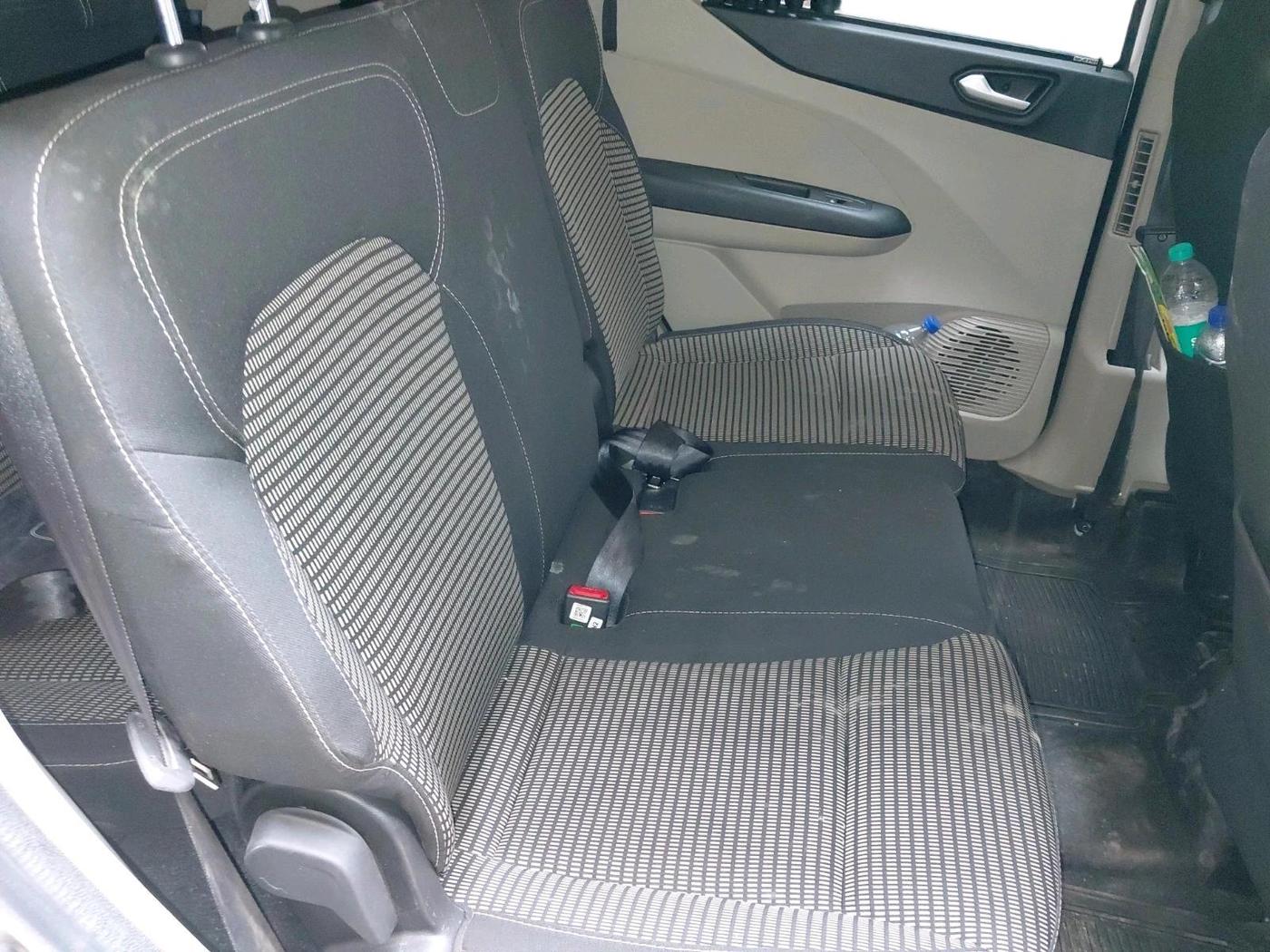 2023 Renault TRIBER RXZ AMT, CNG, Automatic, 32,297 km, interior