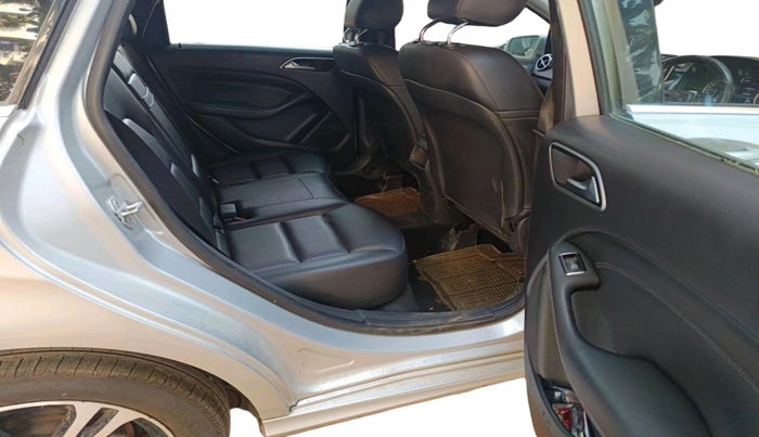 2014 Mercedes Benz B Class B180, Diesel, Automatic, 95,366 km, interior